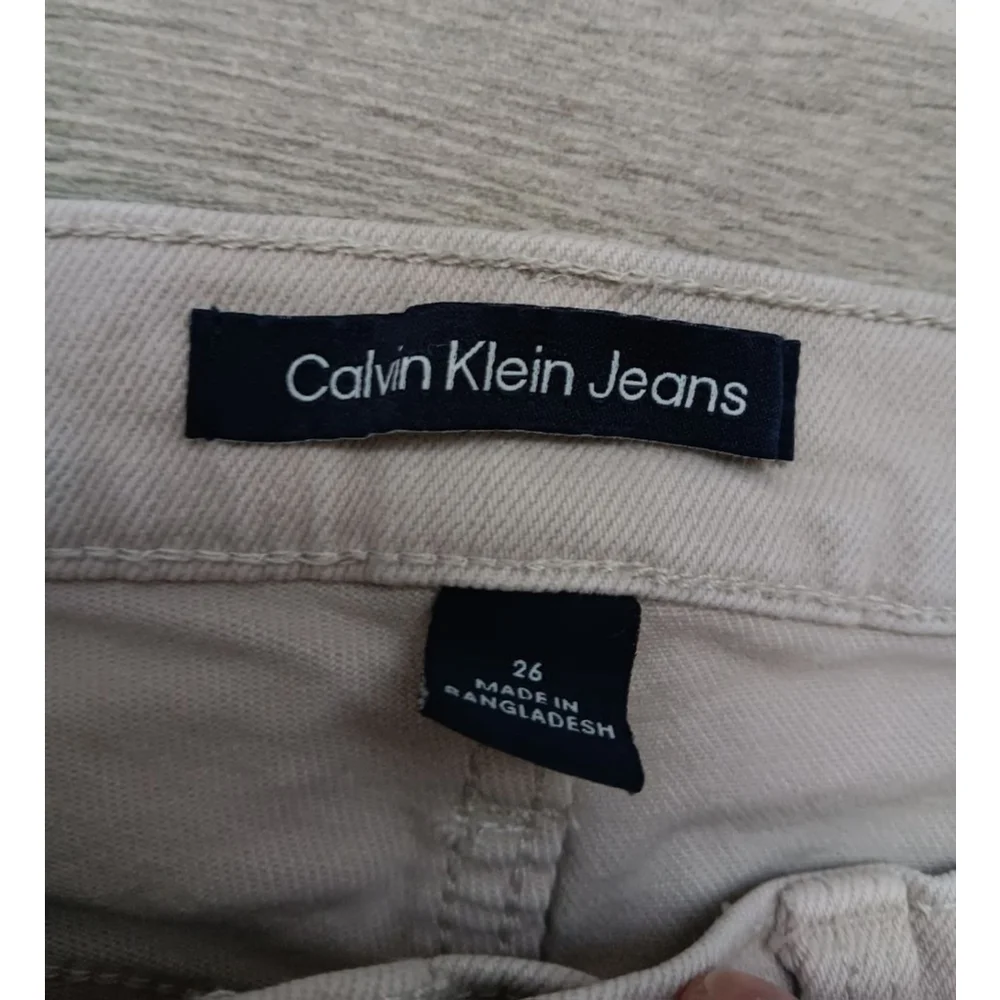Women's Calvin Klein Beige Jeans Size 26